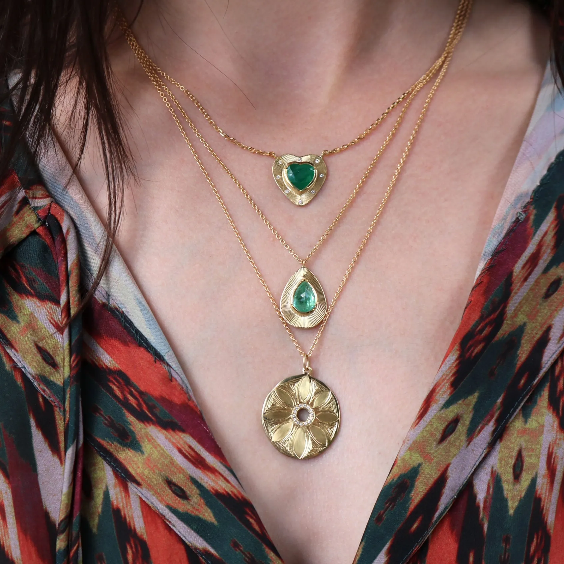 mandala_flora_engraved_diamond_necklace_2.webp MANDALA FLORA ENGRAVED DIAMOND NECKLACE^Brooke Gregson Sale